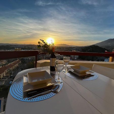 Apartamento A 900 M De La Playa Y Con Vistas Al Mar En Fuengirola Eksteriør billede