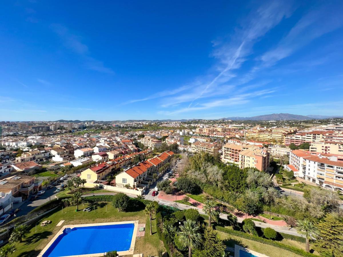 Apartamento A 900 M De La Playa Y Con Vistas Al Mar En Fuengirola Eksteriør billede